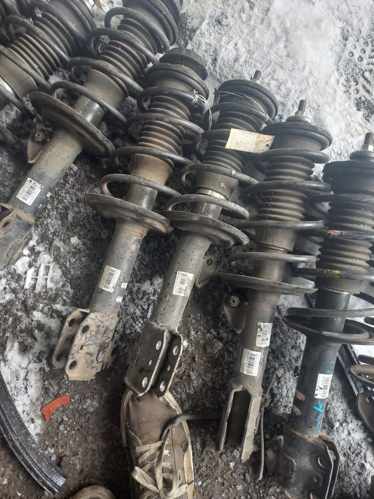 Стойка амортизатора 48510-52821, 30-K98-A, 314 751, 334472, 48510-80294, 485100D271, 485100D290, 485100D460, 4851052790, 4851052820, 4851052890, 4851052A00, 4851052B30, 4851052C30, 4851052C50, 4851052F00, 4851052F81, 4851052F82, 4851052G10, 4851052G40, 4851052G60, 4851052G70, 4851052J00, 4851052J10, 4851052K80, 4851080189, 4851080190, 4851080194, 4851080277, 4851080398, A024314939, B3293, CR-049-8751, SJ-049-8751, ST-049-8751, ST-049FR-SCP90 на Toyota Vitz KSP90 1KR-FE Фото 2