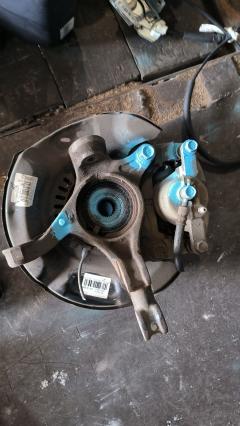 Ступица на Toyota Vitz NSP130 1NR-FE Фото 3
