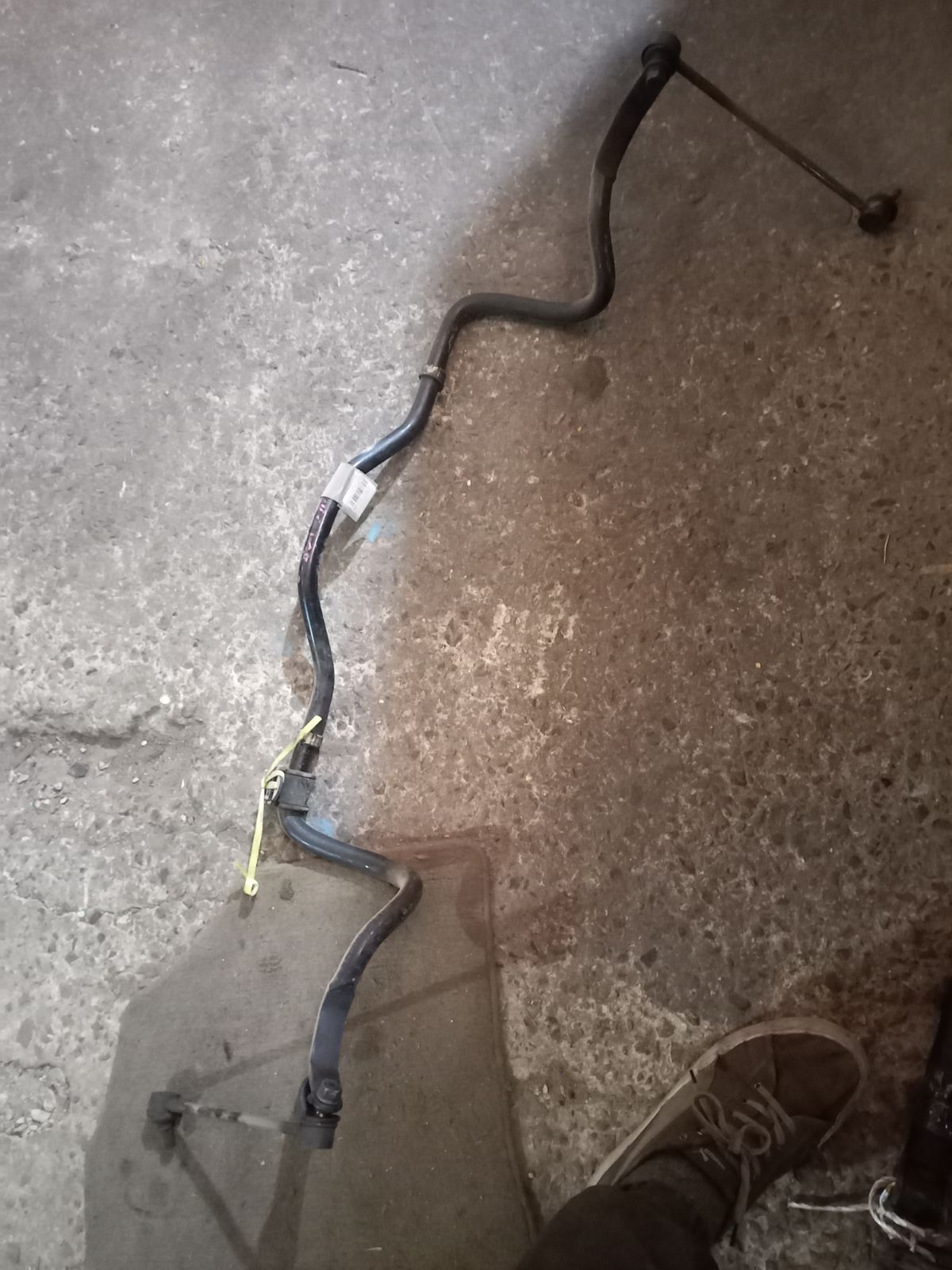 Стабилизатор 48811-2B100 на Toyota AZT240 1AZ-FSE Фото 2