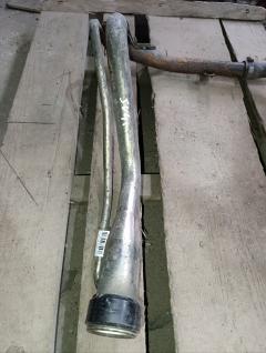 Заливная горловина топливного бака 77201-32150 на Toyota Camry SV41 3S-FE Фото 4