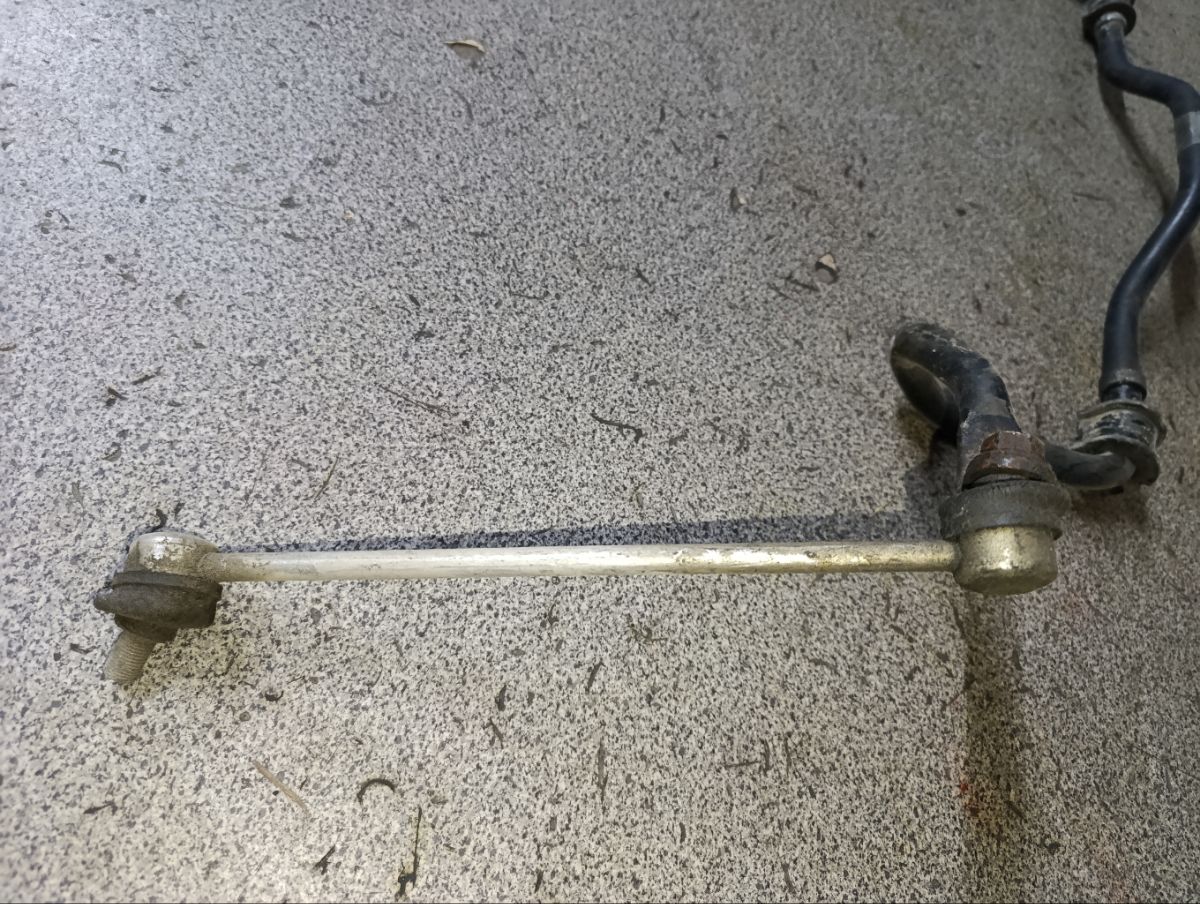 Стабилизатор на Toyota Corolla Spacio NZE121N 1NZ-FE Фото 3