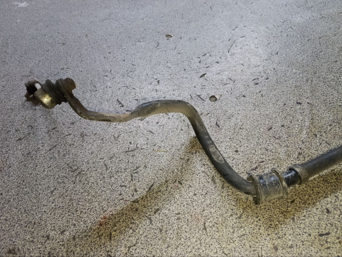 Стабилизатор на Toyota Corolla Spacio NZE121N 1NZ-FE Фото 4