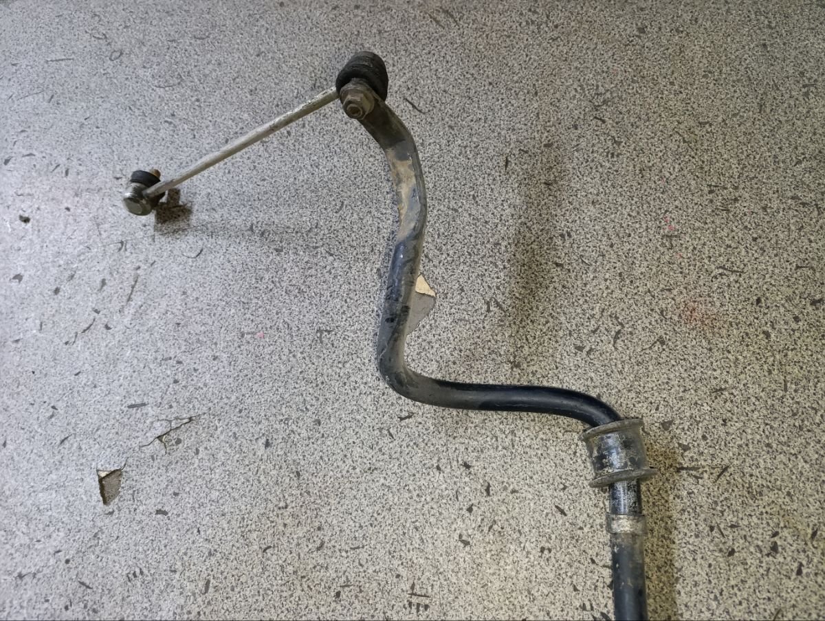 Стабилизатор на Toyota Corolla Spacio NZE121N 1NZ-FE Фото 6