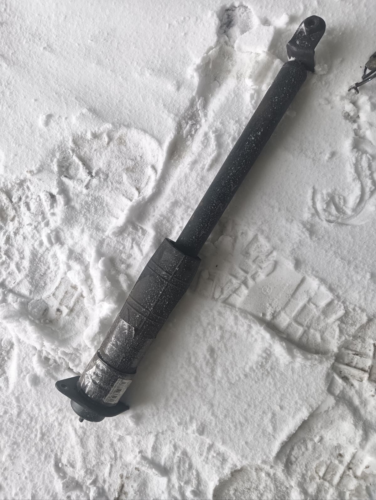 Амортизатор 27-N09-A, 315 986, 348024, 42140123SX, 56210 JC41B, 56210 JN80A, 56210 KA030, 562101A30C, 56210JN00C, 56210JN01A, 56210KA30A, 7414823GC, AMDSA998, CR-003-4472, DG02441, DH1599, E20070, E6210JC41B, E6210JC43A, E6210JN03A, EZ6211A31E, G11412LR, G121079LR, G41238126, JAA0334, NSF2108, PSA348024, SG6212, SH40084G, SJ-003-4472, ST-003-4472, ST-003R-J32, STE6210JC41B, TAA5093 на Nissan Teana J32 Фото 2