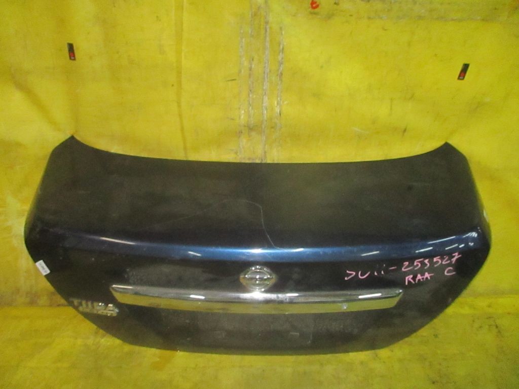 багажник ниссан тиида седан. крышка багажника ниссан тиида седан. крышка багажника хэтчбек ниссан тиида 2008. крышка багажника задняя nissan tiida c13. дверь багажника ниссан тиида хэтчбек с11.