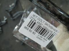 Заливная горловина топливного бака на Mitsubishi Colt Z23A 4A91 Фото 3