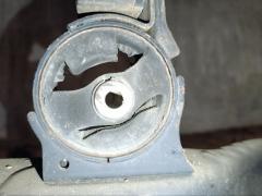 Балка под ДВС 51204-20110, 51204-20111 на Toyota Gaia ACM10G 1AZ-FSE Фото 6