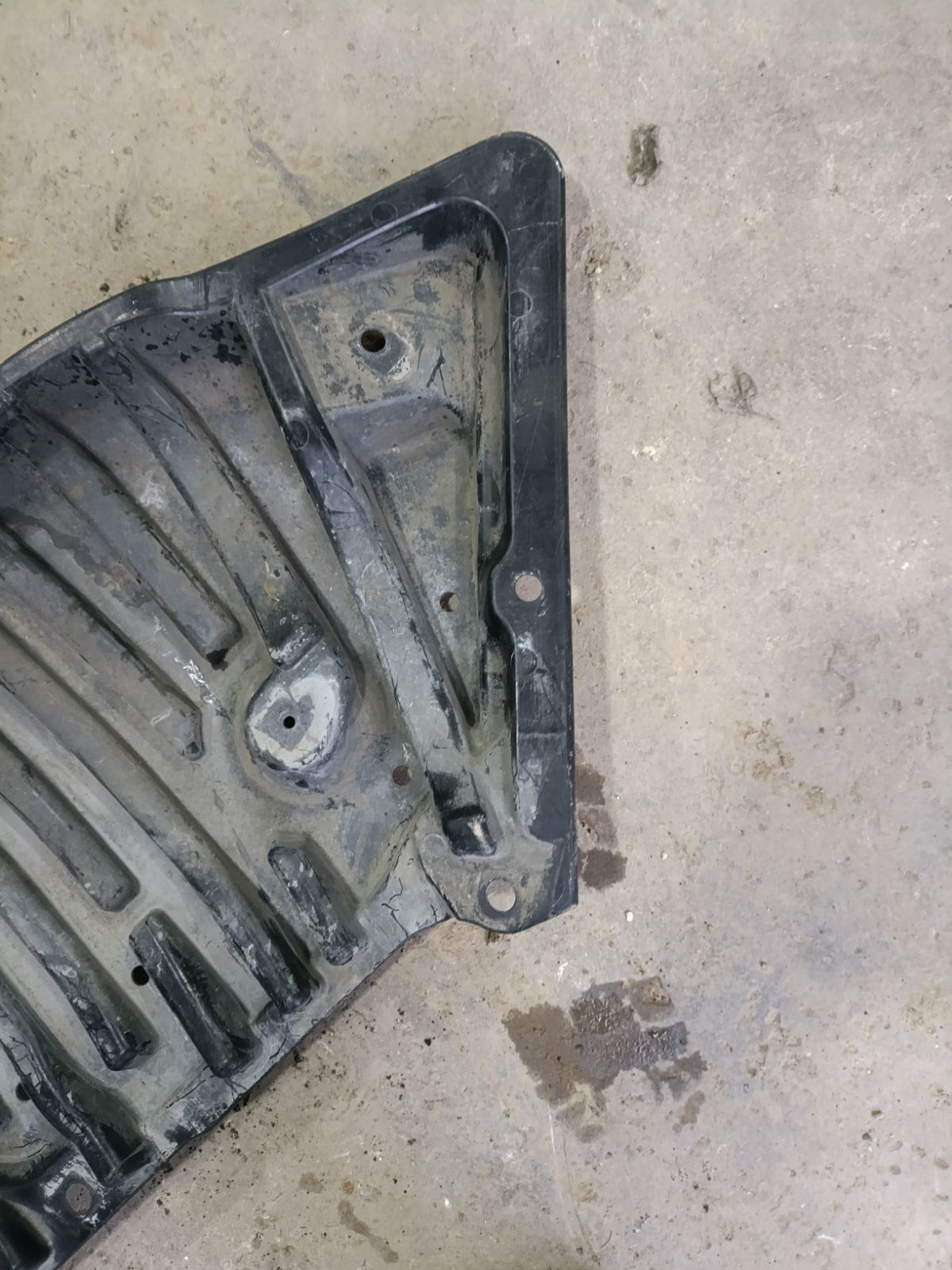 Защита двигателя A2045240730 на Mercedes-Benz C-Class W204.041 271.950 Фото 23