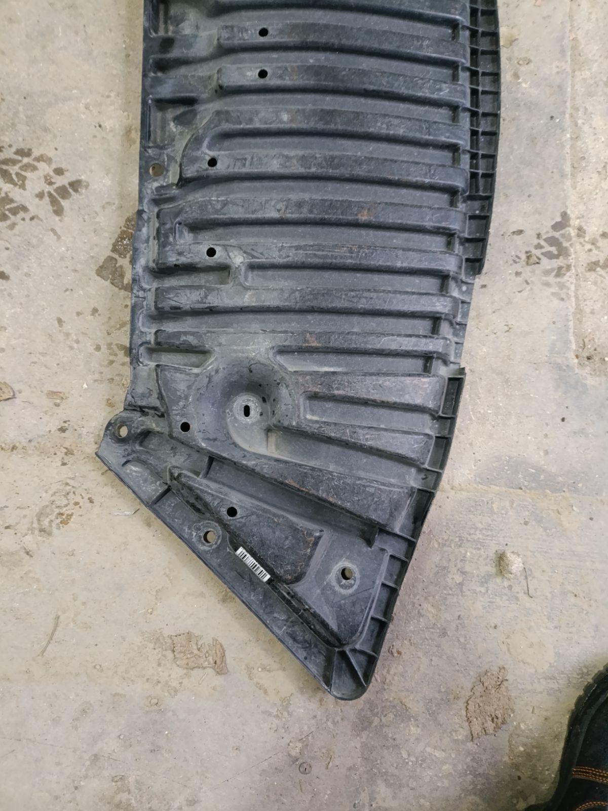 Защита двигателя A2045240730 на Mercedes-Benz C-Class W204.041 271.950 Фото 3