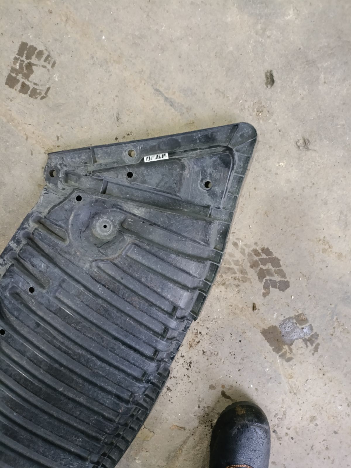 Защита двигателя A2045240730 на Mercedes-Benz C-Class W204.041 271.950 Фото 4