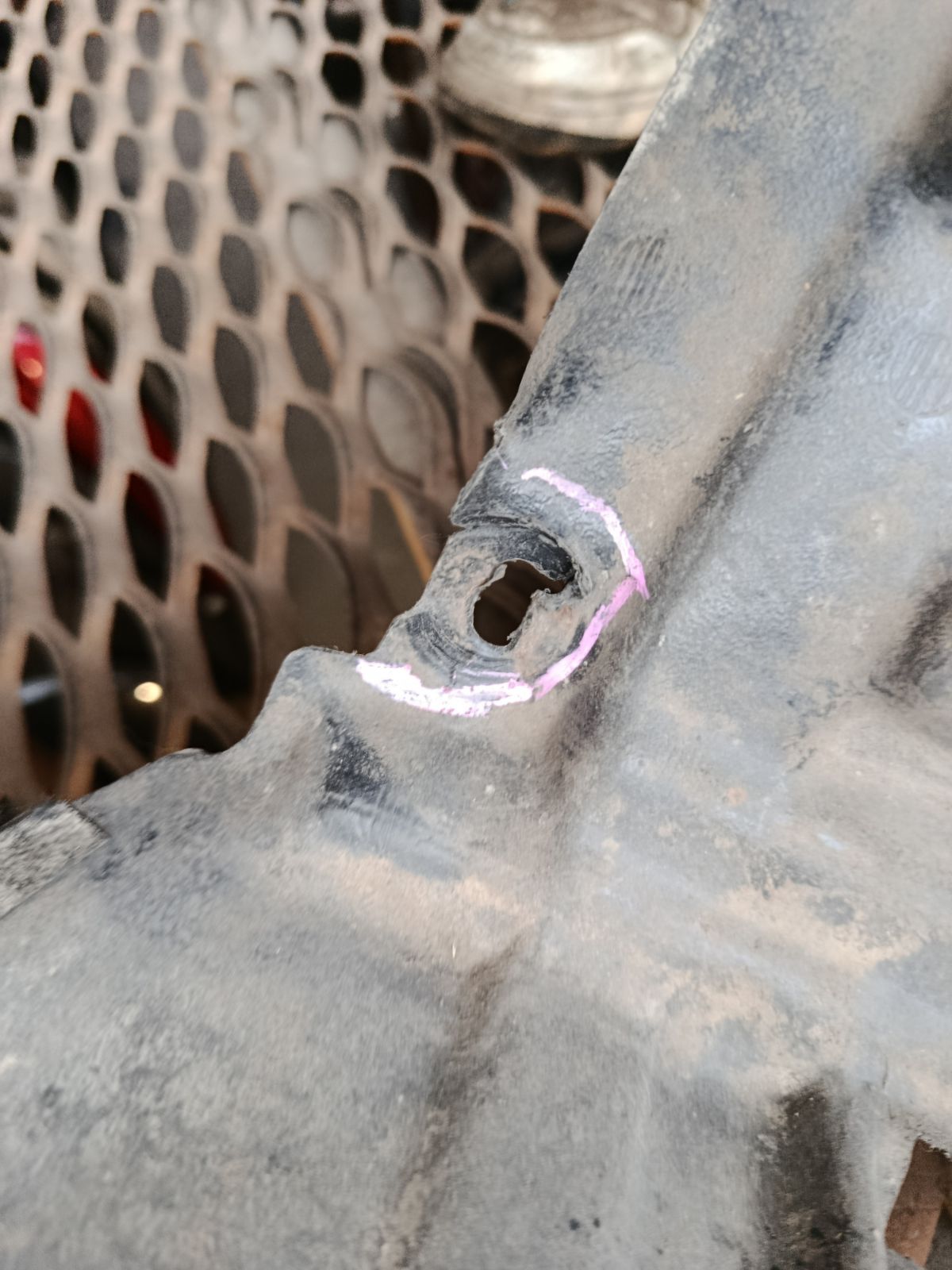 Подкрылок 63845-AG000 на Nissan HY34 VQ30DD Фото 3