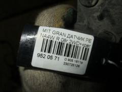Датчик регулировки наклона фар на Mitsubishi Grandis NA4W Фото 2