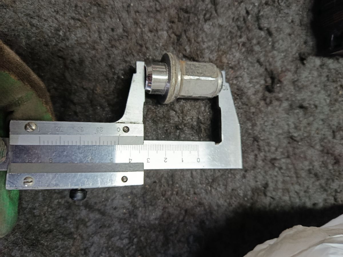 Гайка на Toyota Фото 2