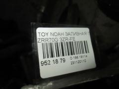 Заливная горловина топливного бака на Toyota Noah ZRR70G 3ZR-FE Фото 5