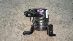 Подушка двигателя на Toyota Isis ZGM10G 2ZR-FAE Фото 5