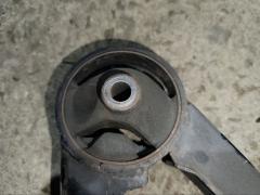 Подушка двигателя на Toyota Isis ANM10G 1AZ-FSE Фото 5