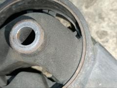 Подушка двигателя на Toyota Isis ANM10G 1AZ-FSE Фото 7