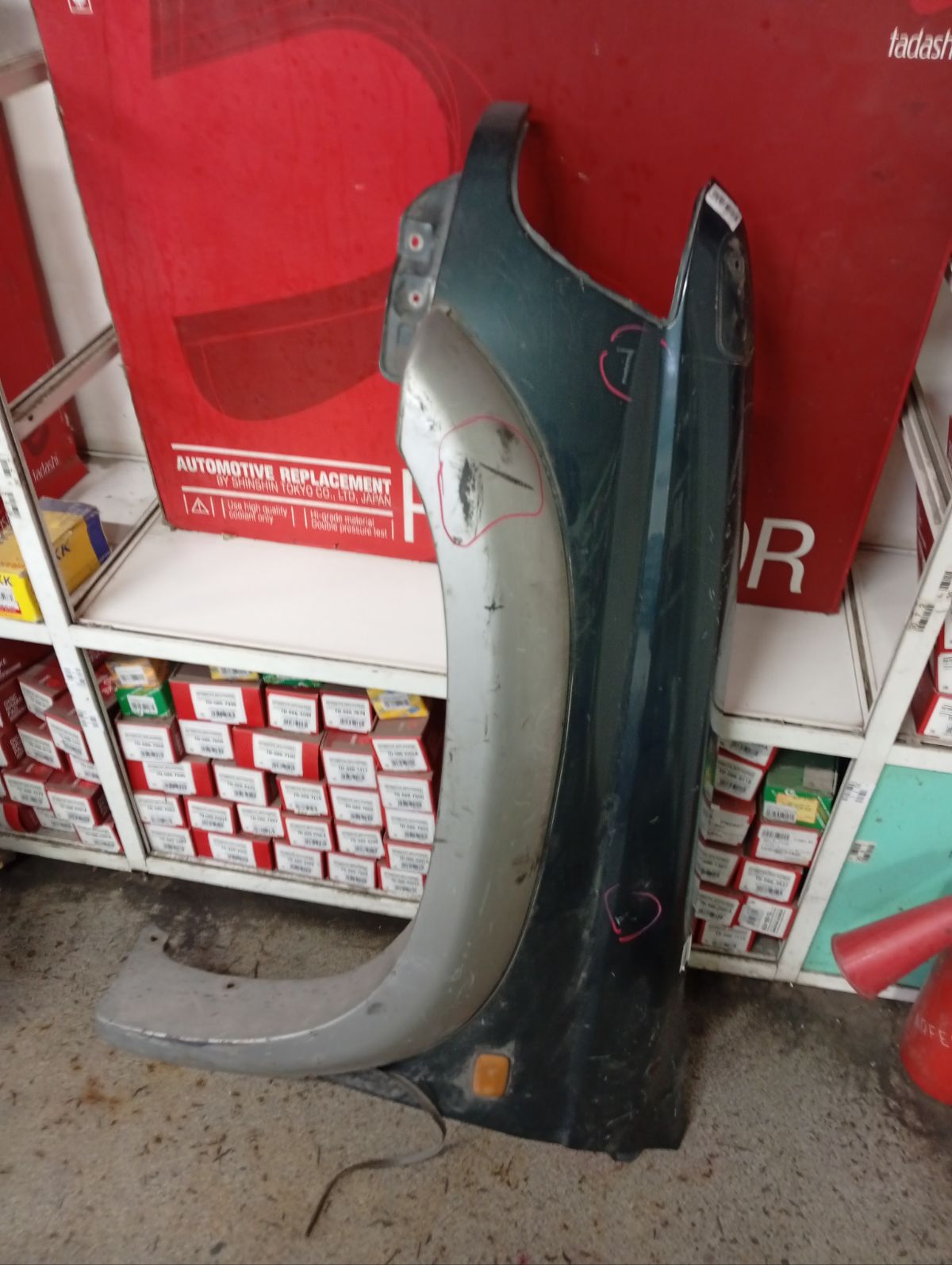 Крыло переднее 53802-35630, 5380235640, 5381235090, 818001, GD3941L, TY10106AL, TY4RN96270L на Toyota Hilux Surf VZN185W Фото 18