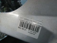 Порог кузова пластиковый ( обвес ) на Mitsubishi Grandis NA4W Фото 3