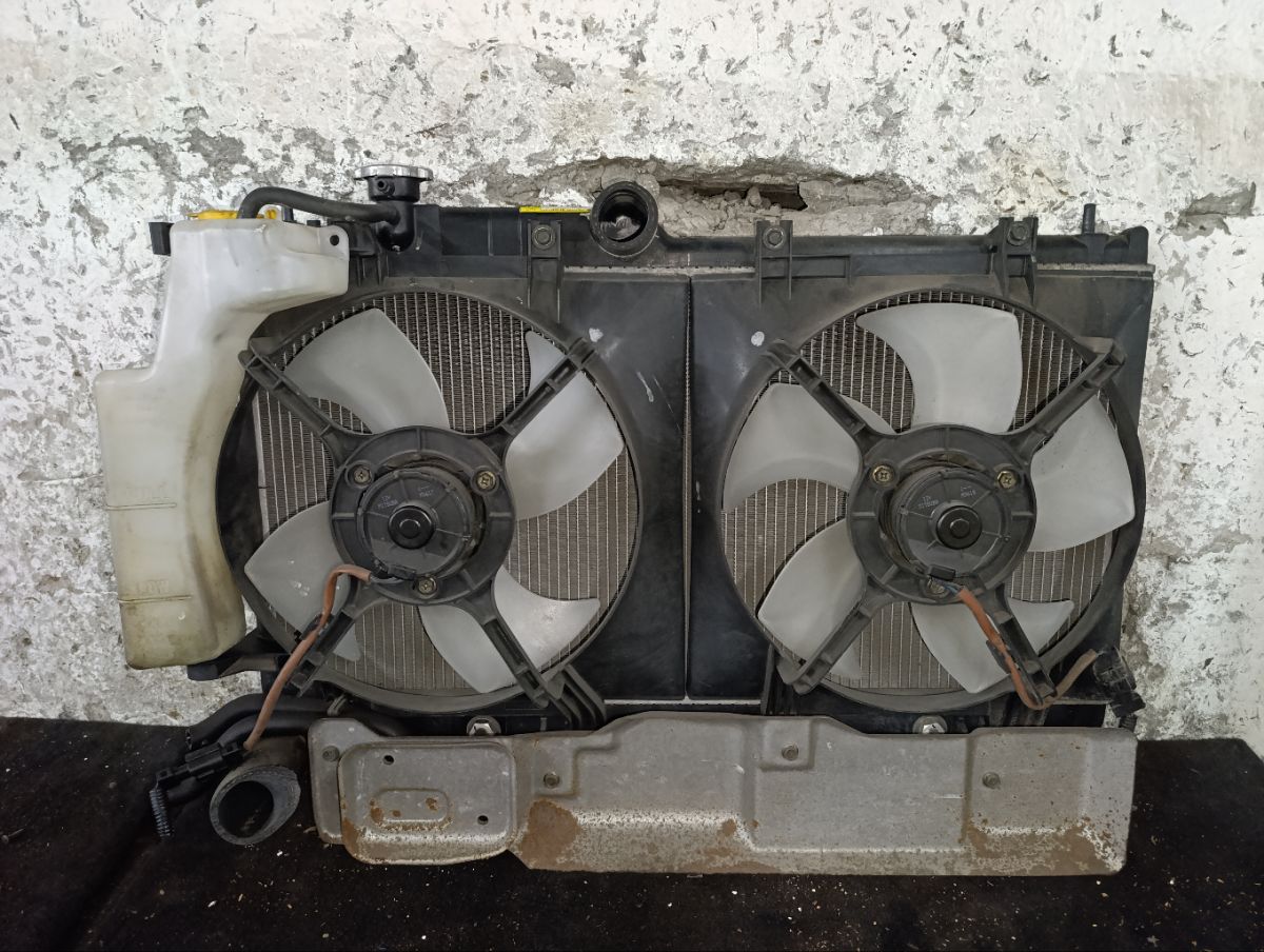 Радиатор ДВС на Subaru Legacy Wagon BP5 EJ204 Фото 5