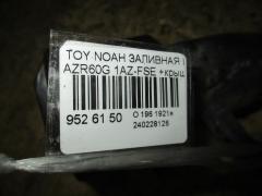 Заливная горловина топливного бака 77201-28240, 77201-28290 на Toyota Noah AZR60G 1AZ-FSE Фото 2