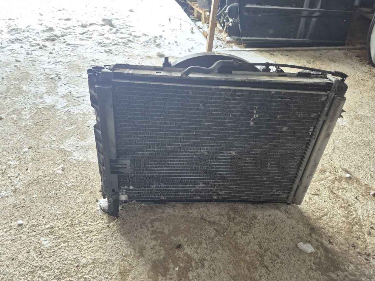 Радиатор ДВС на Bmw X1 E84 Фото 3