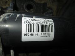 Стойка амортизатора на Toyota Noah ZRR70G 3ZR-FE Фото 2