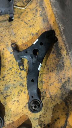 Рычаг 48068-58010, UQ-075-8402 на Toyota Alphard ANH10W 2AZ-FE Фото 2