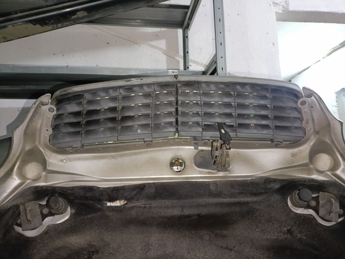 Капот на Mercedes-Benz C-Class W203 Фото 6