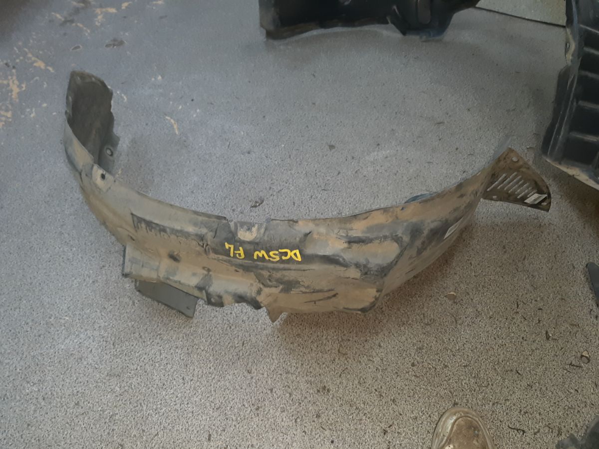 Подкрылок D3505614YJ, D3505614YK, D3505614YL, D3505614YM на Mazda Verisa DC5W ZY-VE Фото 2