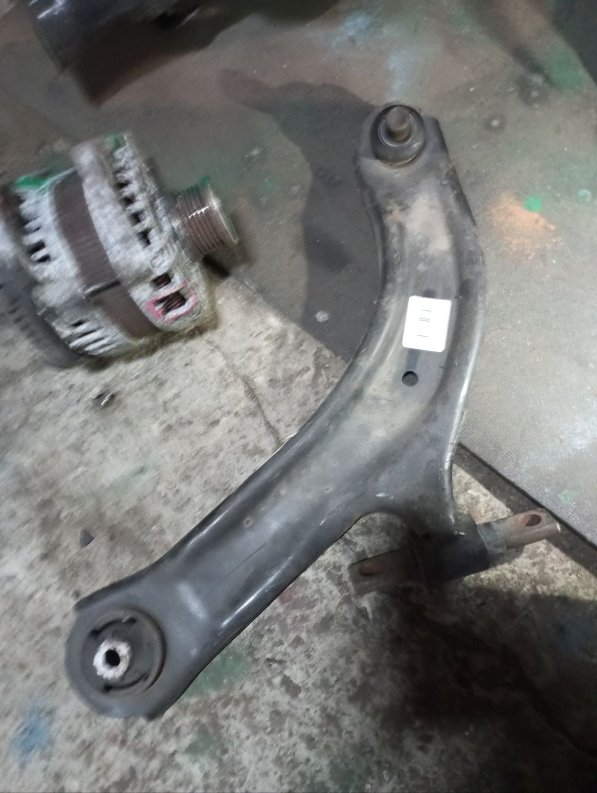 Рычаг 54501EN001 на Nissan Serena HC26 MR20DE Фото 2