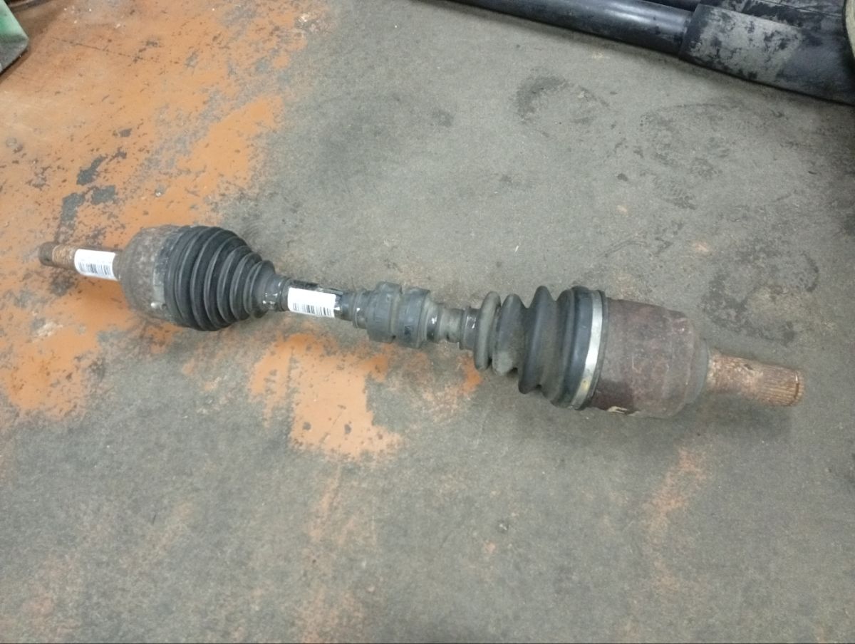 Привод на Nissan Teana J31 VQ23DE Фото 3