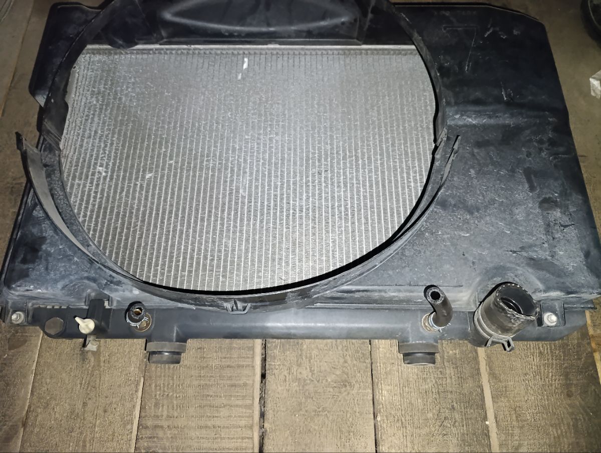 Радиатор ДВС на Toyota Crown Majesta UZS151 1UZ-FE Фото 10