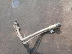 Заливная горловина топливного бака 77201-33210, 77201-33220 на Toyota Camry ACV30 1AZ-FE Фото 2