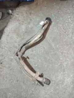 Заливная горловина топливного бака 77201-33210, 77201-33220 на Toyota Camry ACV30 1AZ-FE Фото 3