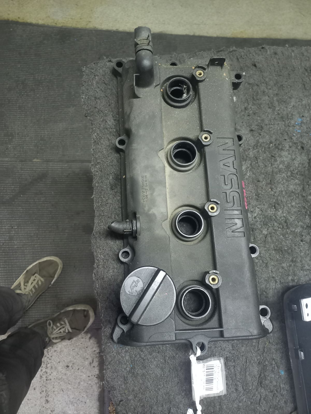 Клапанная крышка 132648H300, 132648H301, 132648H302, 132648H303 на Nissan X-Trail NT30 QR20DE Фото 3