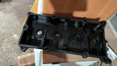Клапанная крышка 132648H300, 132648H301, 132648H302, 132648H303 на Nissan X-Trail NT30 QR20DE Фото 3