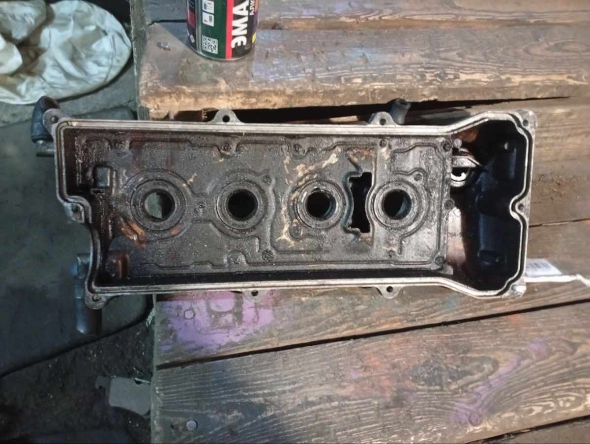 Клапанная крышка 1326441B00, 1326441B01, 1326441B10 на Nissan Cube Z10 CG13DE Фото 11