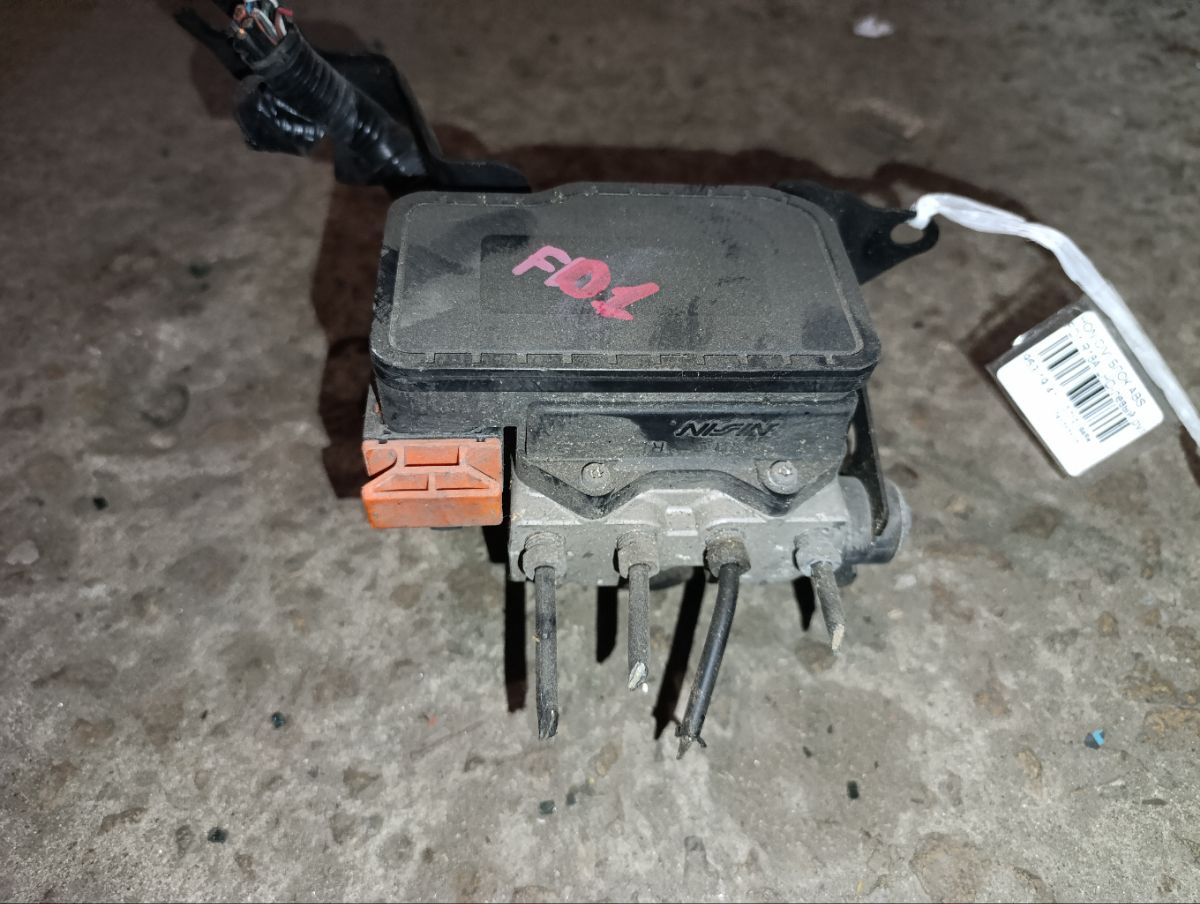 Блок ABS на Honda Civic FD1 R18A Фото 3