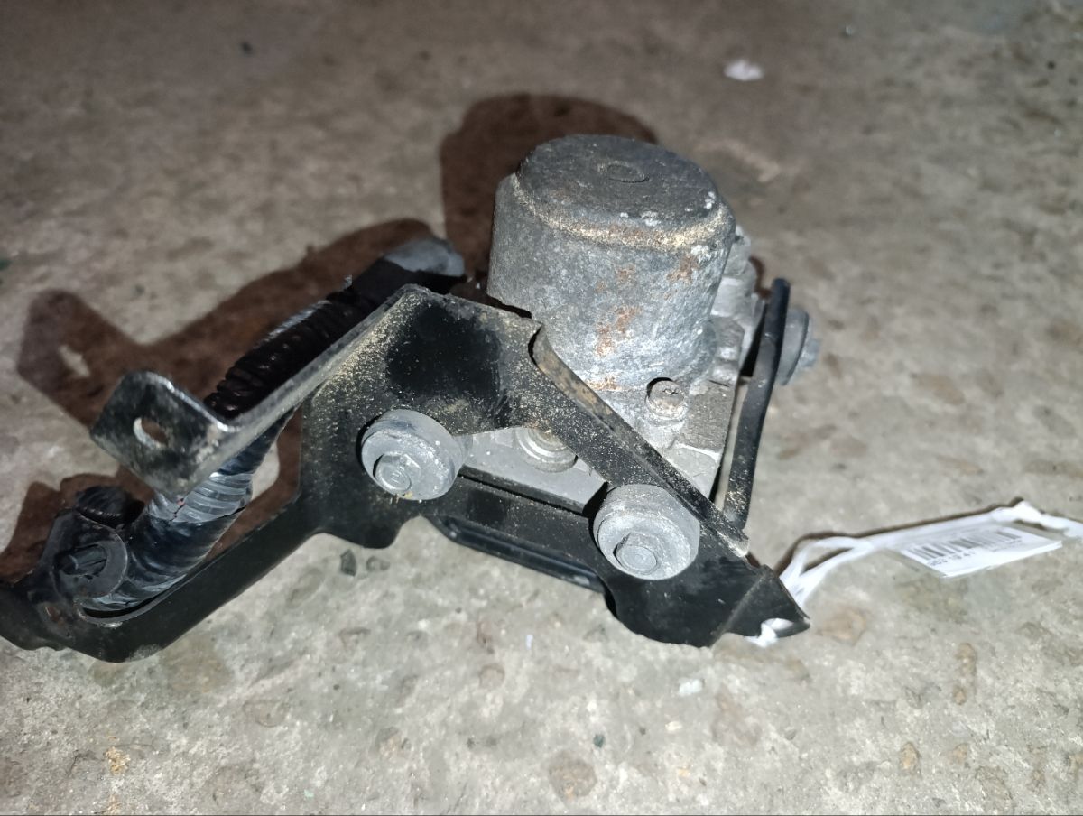 Блок ABS на Honda Civic FD1 R18A Фото 8