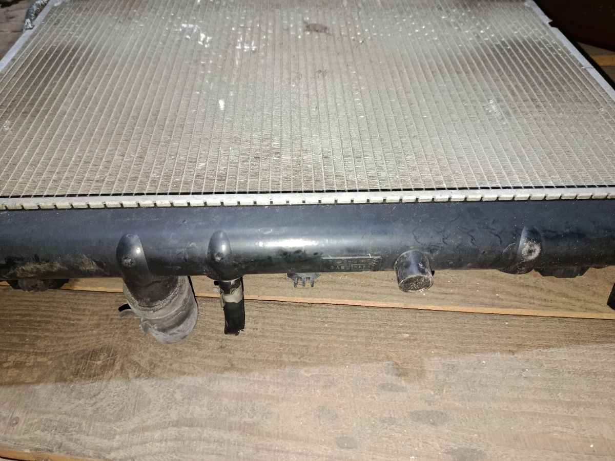 Радиатор ДВС на Nissan Tiida Latio SC11 HR15DE Фото 7