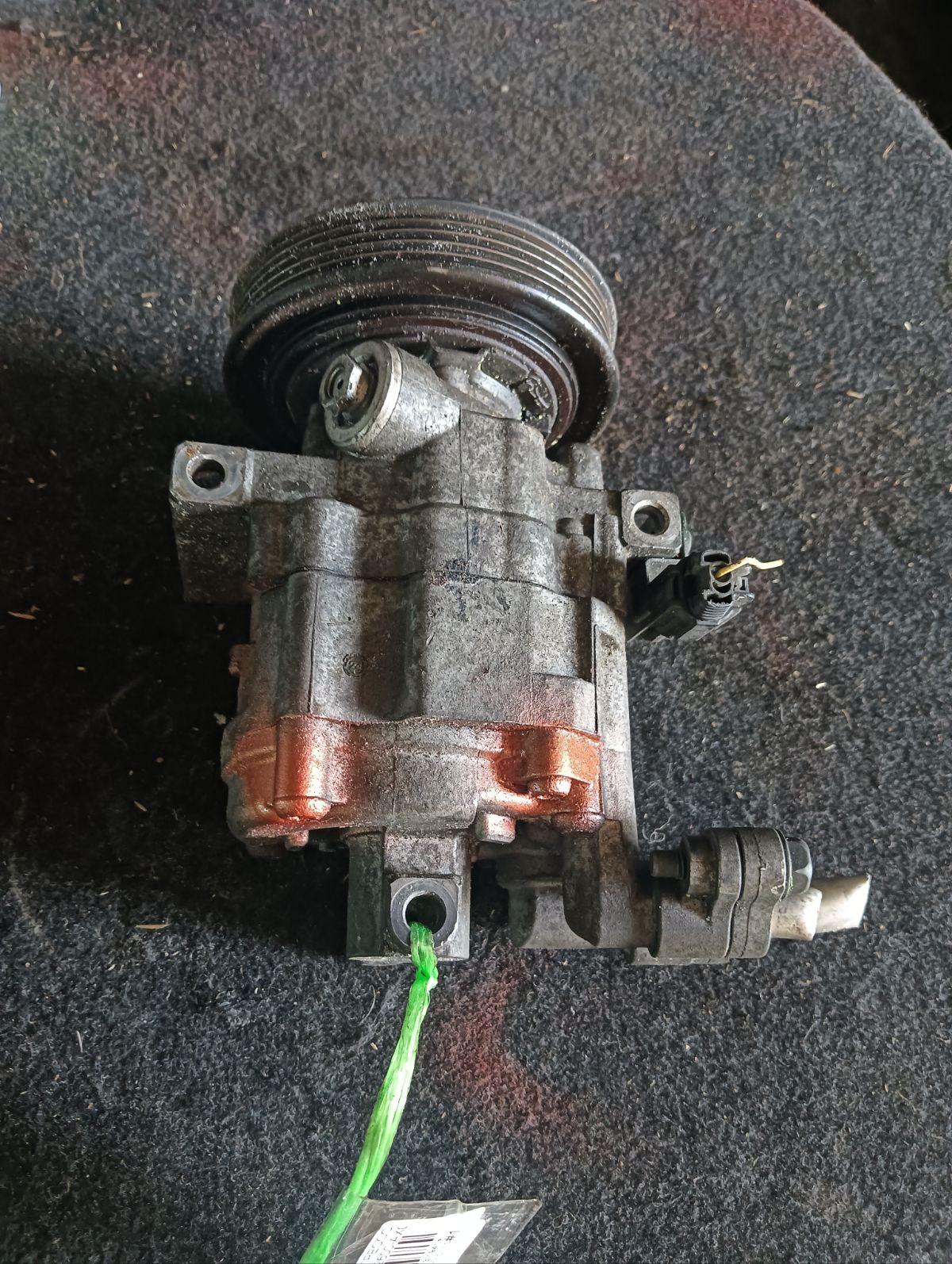 Компрессор кондиционера 92600-AX02A на Nissan March AK12 CR12DE Фото 4