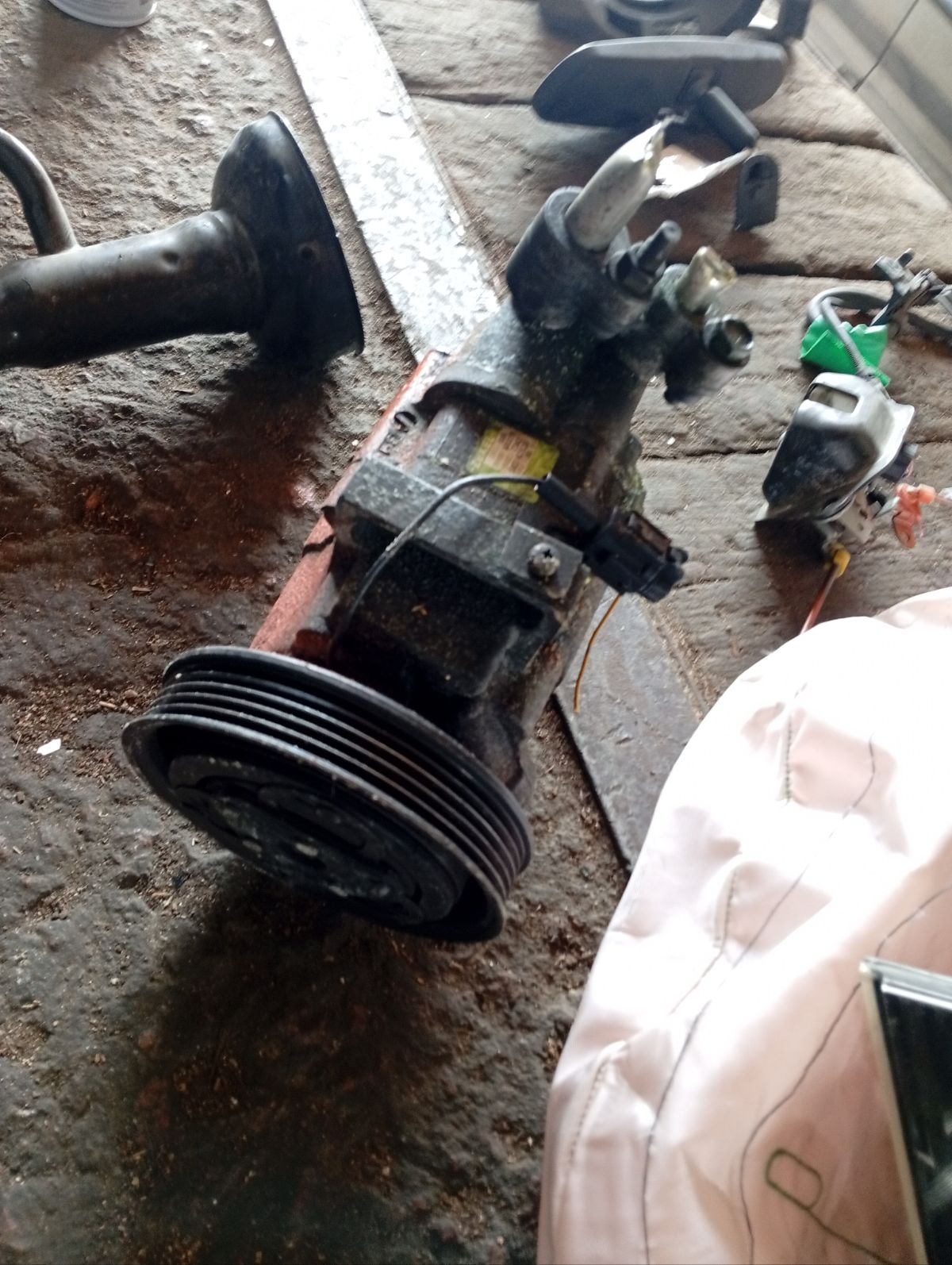 Компрессор кондиционера 92600-AX020 на Nissan March AK12 CR12DE Фото 5