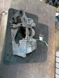 Подушка двигателя на Nissan Serena HC26 MR20DE Фото 5