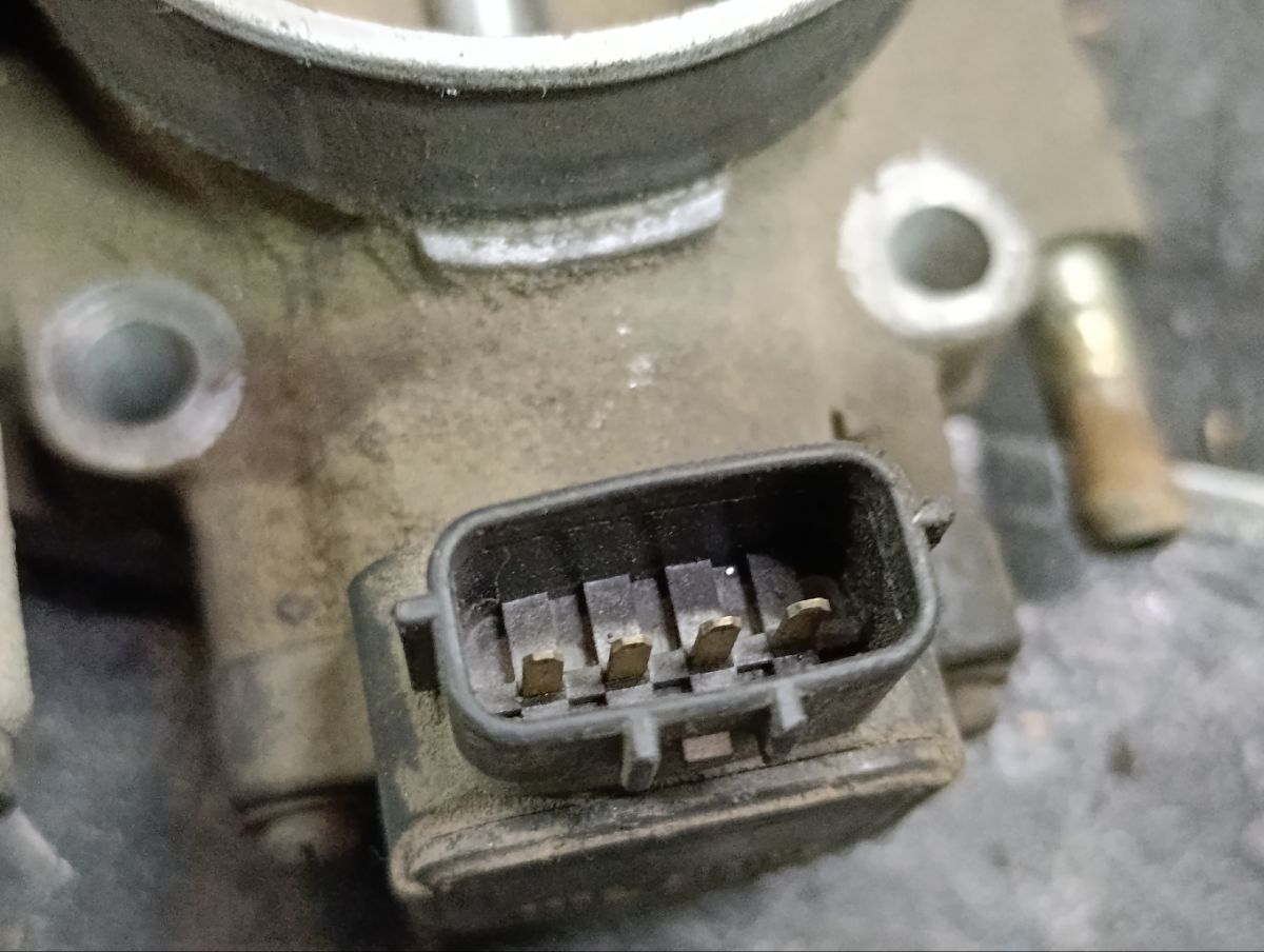 Дроссельная заслонка на Subaru Legacy B4 BE5 EJ206 Фото 8