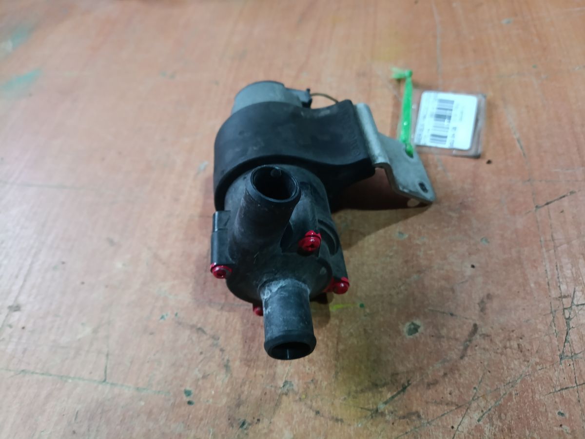 Насос отопителя A1708300214, A0018351364 на Mercedes-Benz Slk-Class R170.449 111.983 Фото 7