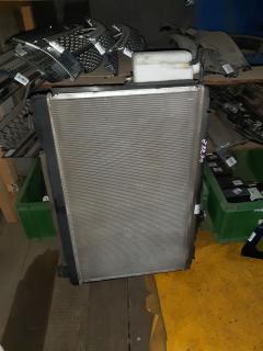 Радиатор ДВС на Toyota Noah ZRR70G 3ZR-FAE Фото 3