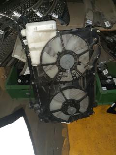 Радиатор ДВС на Toyota Noah ZRR70G 3ZR-FAE Фото 4