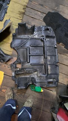 Защита двигателя 51441-22310 на Toyota Mark Ii JZX110 1JZ-FSE Фото 4