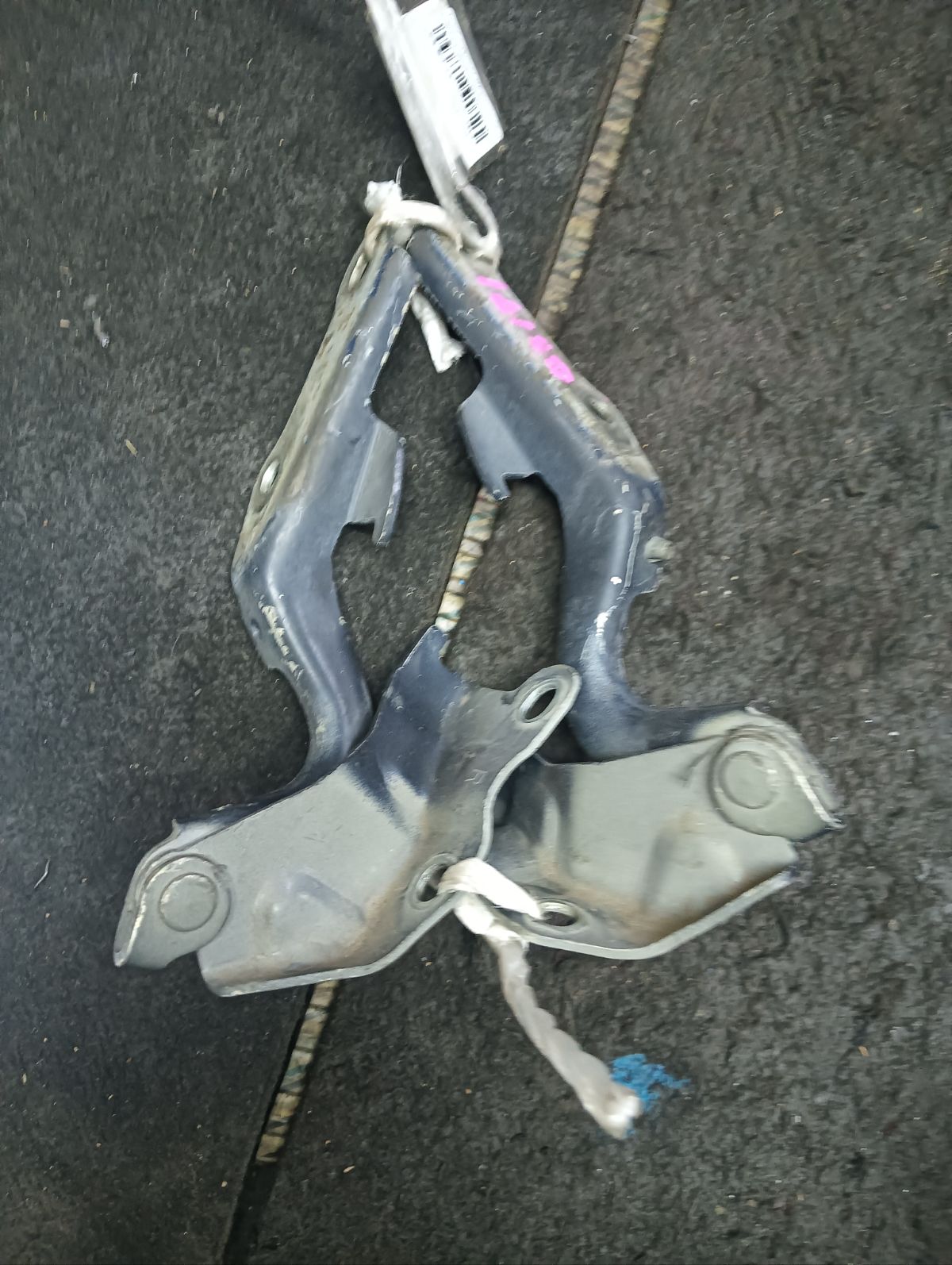 Крепление капота 53410-30160, 53420-30160 на Toyota Crown GS171 Фото 2